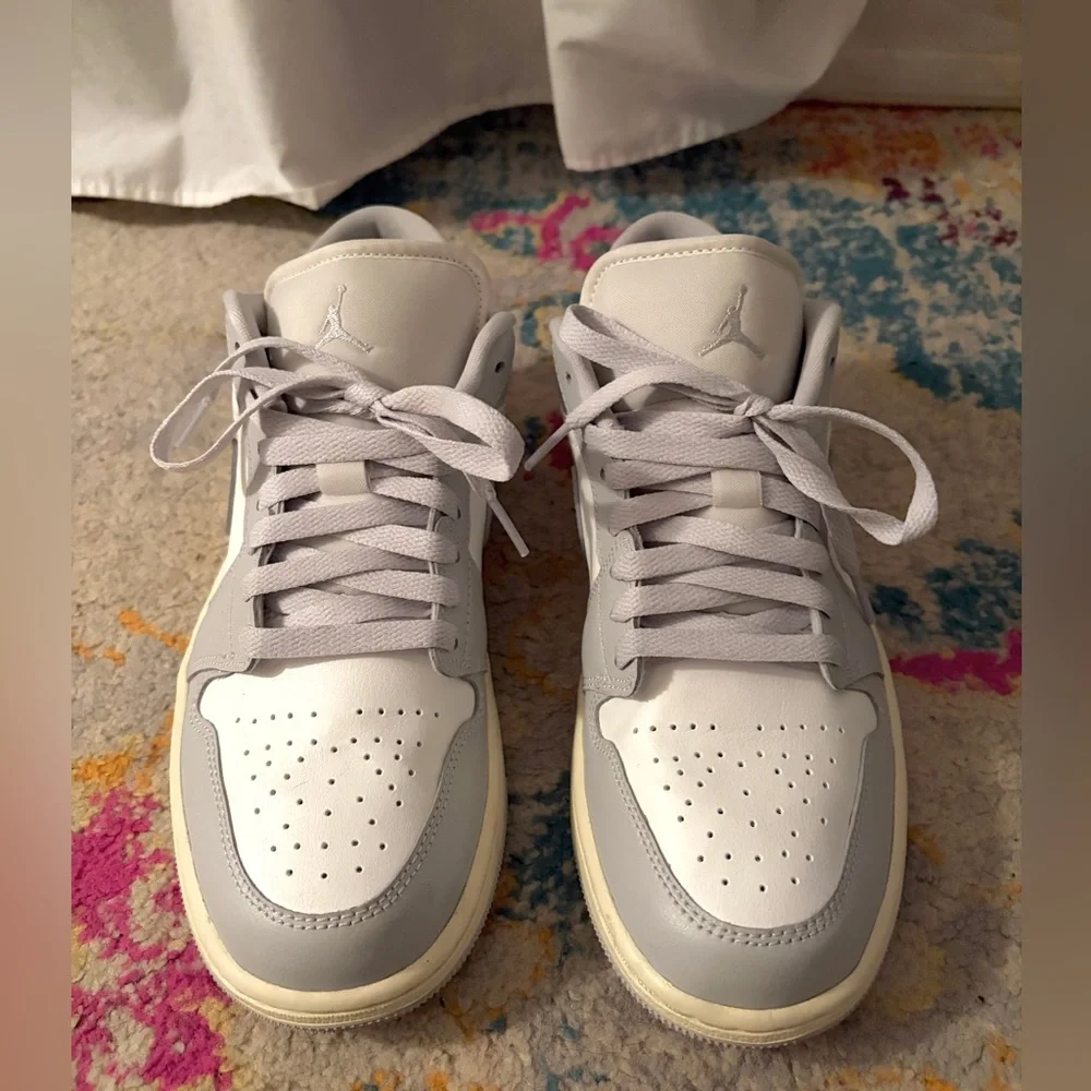 Nike “Smoke Grey” Jordan 1 lows. Size 9 - Picture 3 of 7